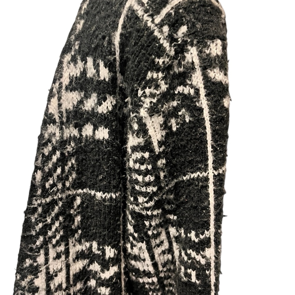 Black & White Women's Long Sweater - Picture 3 of 7